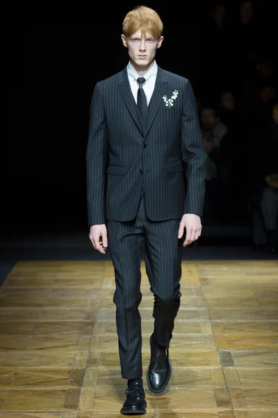 Look 1